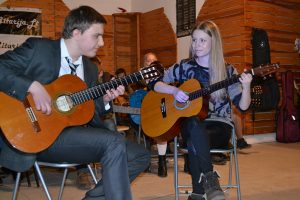 Groja Tomas ir Giedre - Gitaros kursai ir atskiros gitaros pamokos - Gitarija.lt